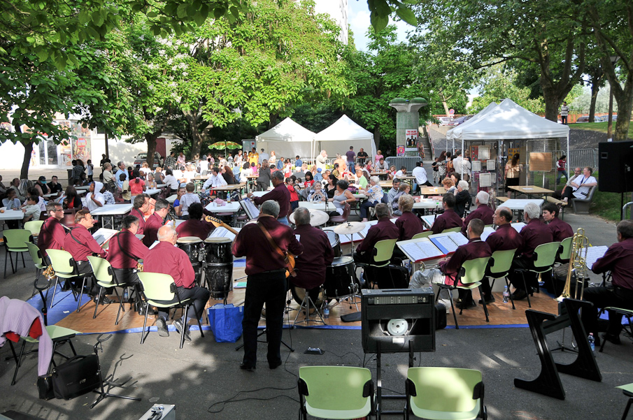 Maison de Quartier Champs Elysees Evry - Repas de Quartier en Musique 118.jpg